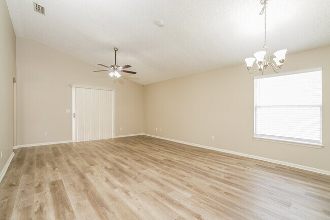 Foto del edificio - 1928 Hunters Trace Cir