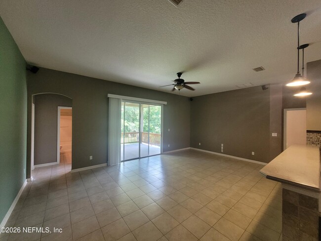 Building Photo - 680 Chestwood Chase Dr