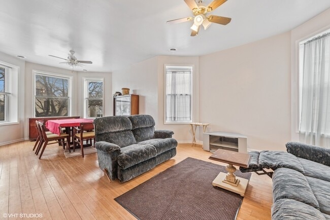 Building Photo - 4520 N Drake Ave