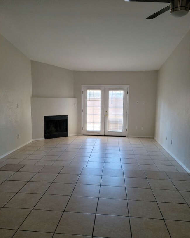 Foto del edificio - Clean! 2 bed 2 bath Town-home in Central P...