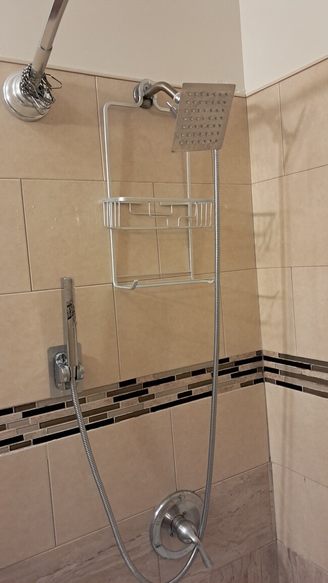 Foto del edificio - 6235 W Diversey Ave