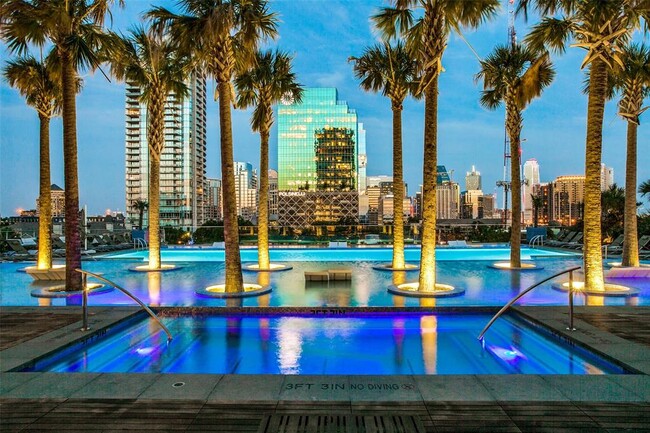 Foto del edificio - 3130 N Harwood St