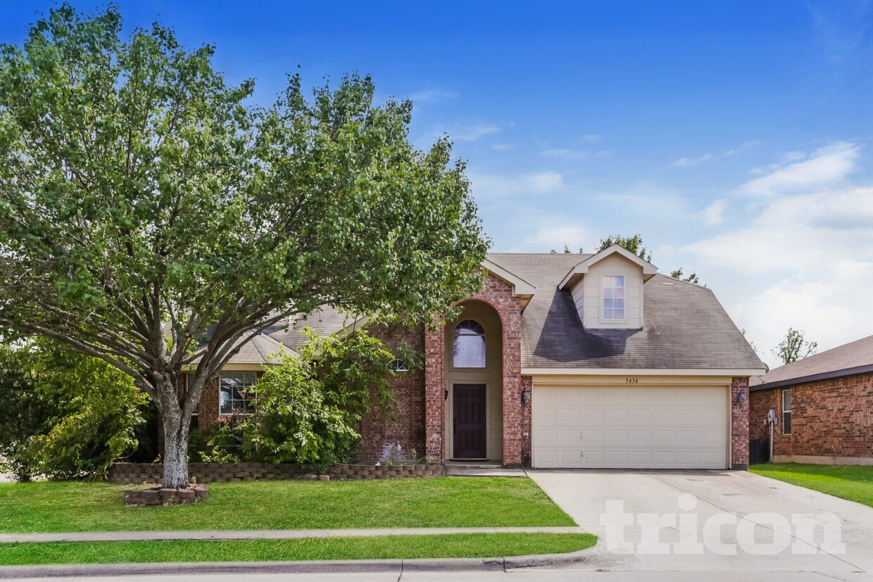 Foto principal - 3454 Charing Cross Rd