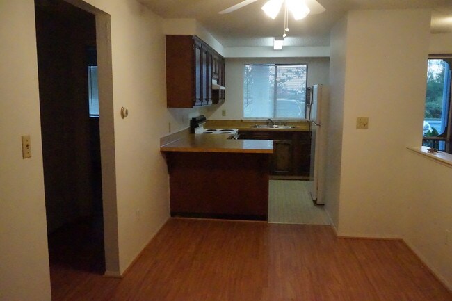 Foto del edificio - 310 B St