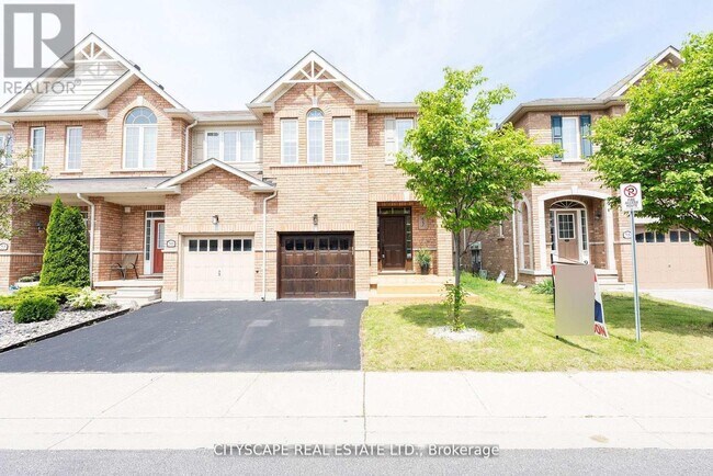 Building Photo - 651-651 Farmstead Dr