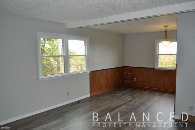 Foto del edificio - 2 br, 1 bath House - 1702 N 466th Rd