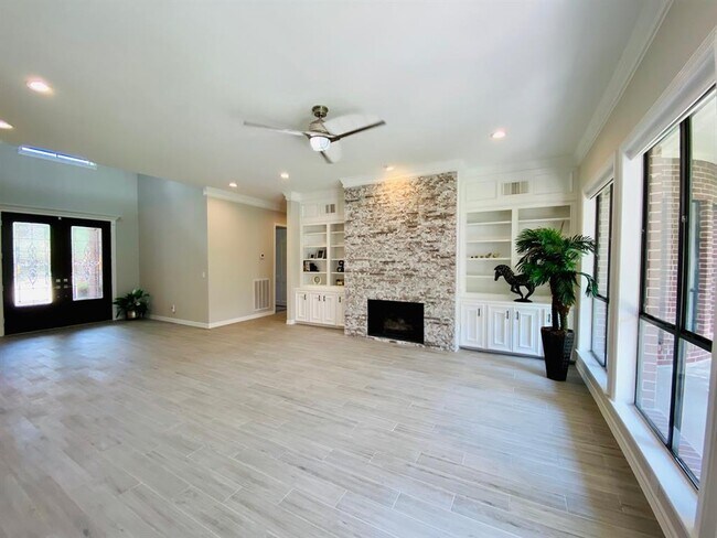 Building Photo - 14830 Sparkling Bay Ln