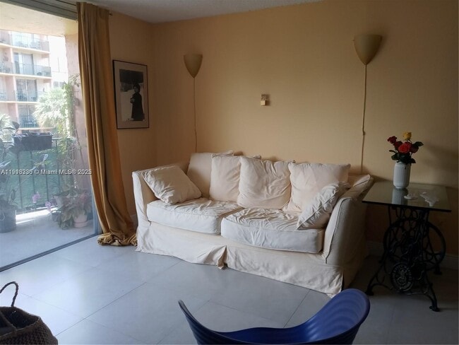 Foto del edificio - 9350 Fontainebleau Blvd