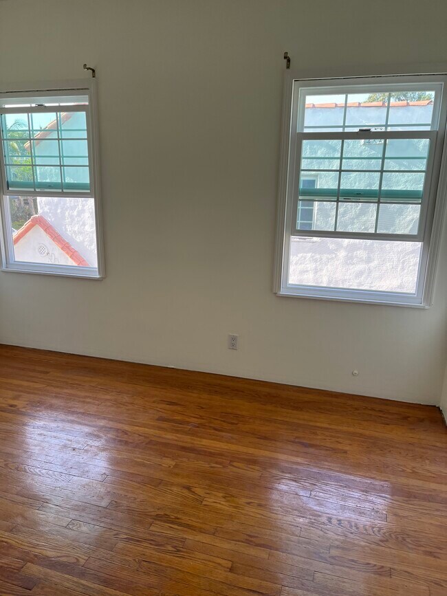 Foto del edificio - 438 N Ogden Dr