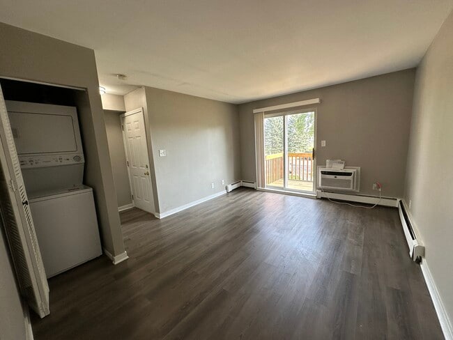 Building Photo - 2700 Light Rd