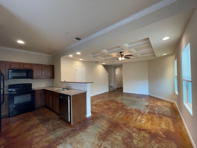 Building Photo - Townhome for rent