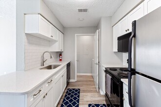 Building Photo - Steeplechase Apartments