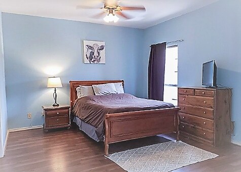 Bedroom - 11839 Parliament St