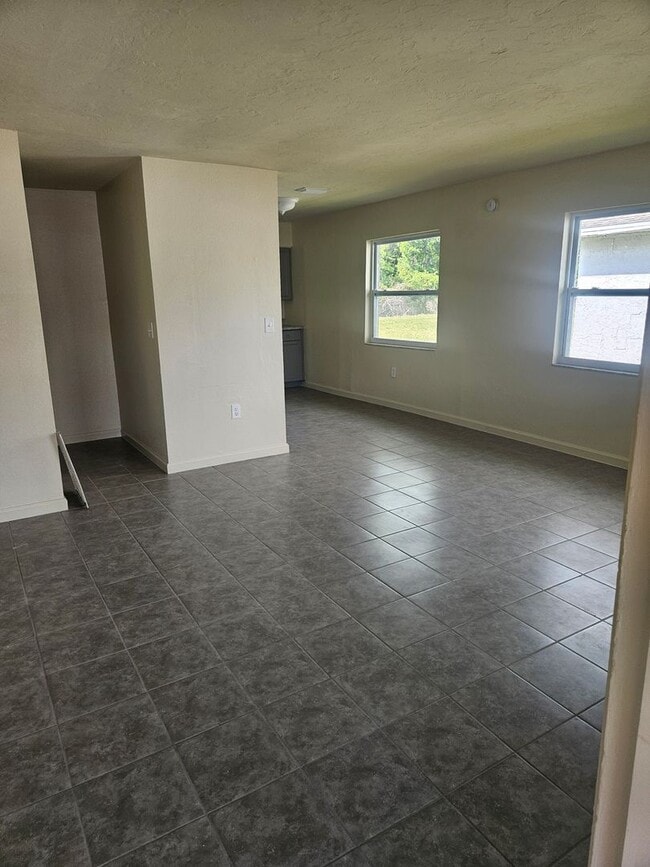 Photo - 2/2 DUPLEX  WITH CARPORT House