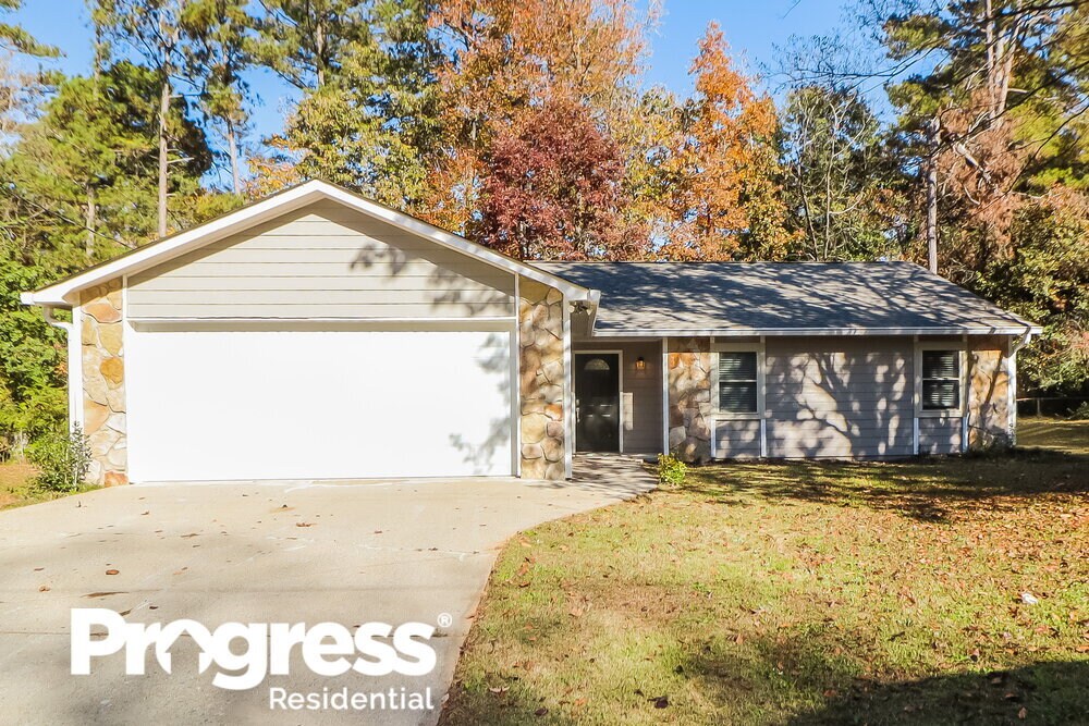 Primary Photo - 2138 Indian Trail Lilburn Rd NW