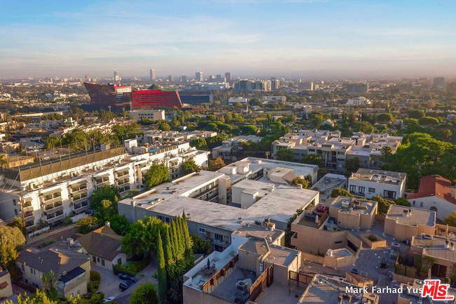 Foto del edificio - 9005 Cynthia St