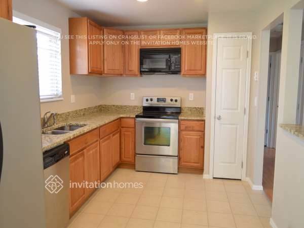 Foto del edificio - 11156 Forest Ave