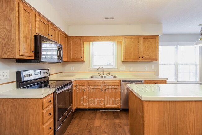 Building Photo - 5304 Willow Ridge Dr