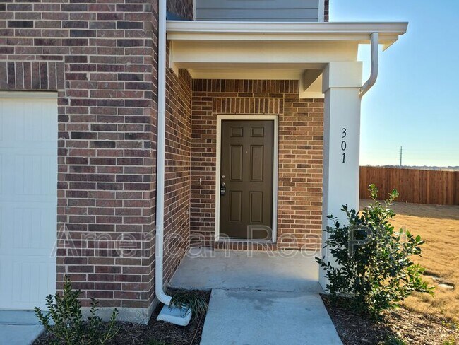Building Photo - 301 Madison Way