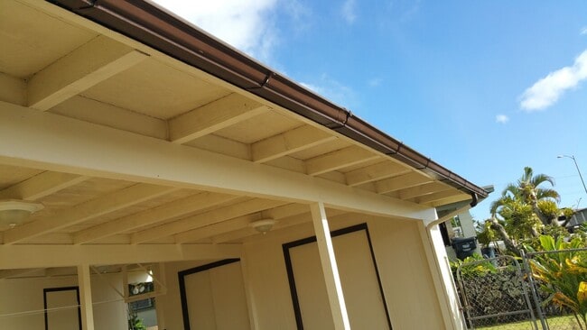 Building Photo - Pearl City 3 bd, 1.5 bath, with 2 car carp...