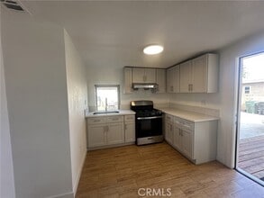 Building Photo - 2323 W Cedarwood St