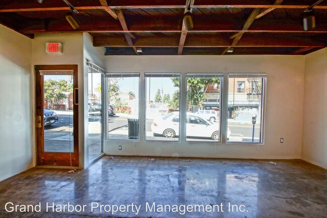 Building Photo - 1 br, 1.5 bath  - 315 W 7th St 315 7th St