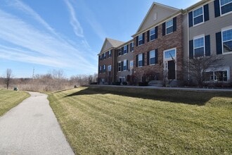 Building Photo - 1587 Deer Pointe Dr