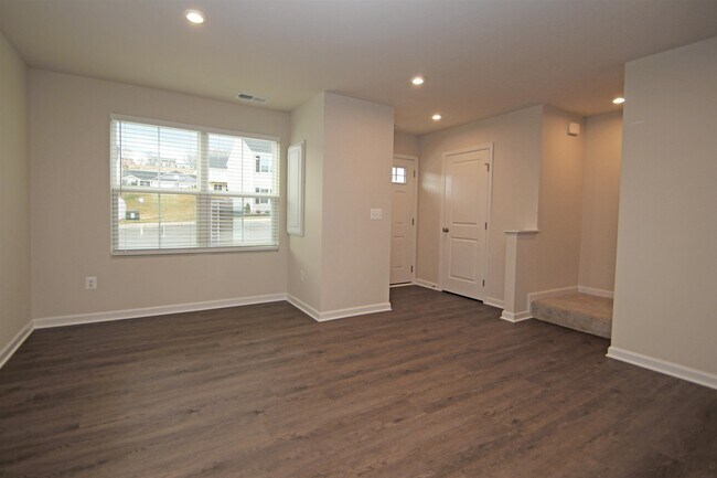 Foto del edificio - 3325 Marble Lp