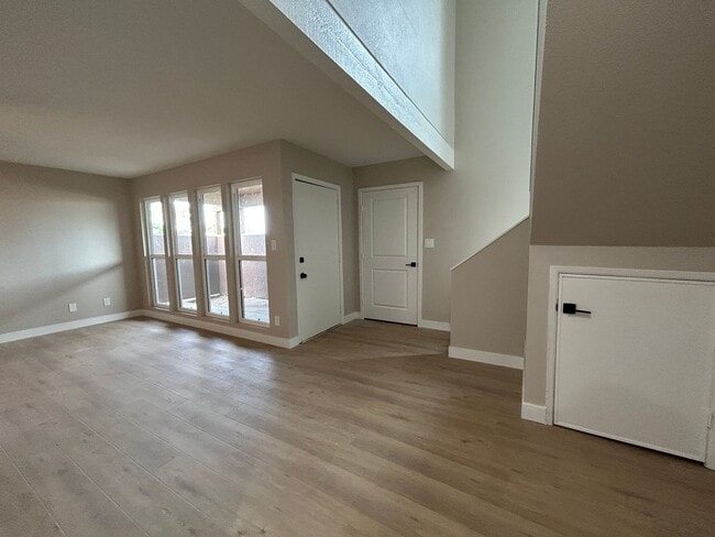 Building Photo - 2699 E Silk Oak Dr