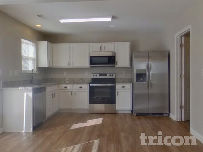 Foto del edificio - 5015 Sam Rhyne Ct