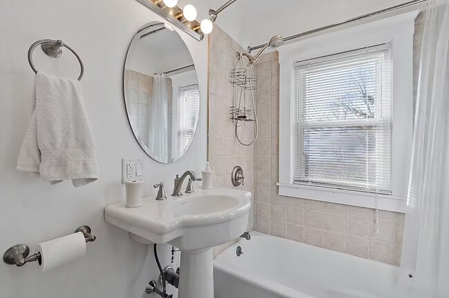 Baño - 16 Federal St