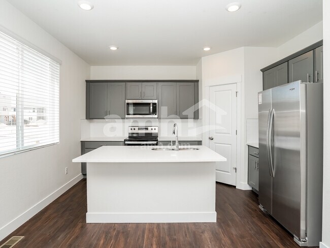 Building Photo - 4030 Wyedale Way