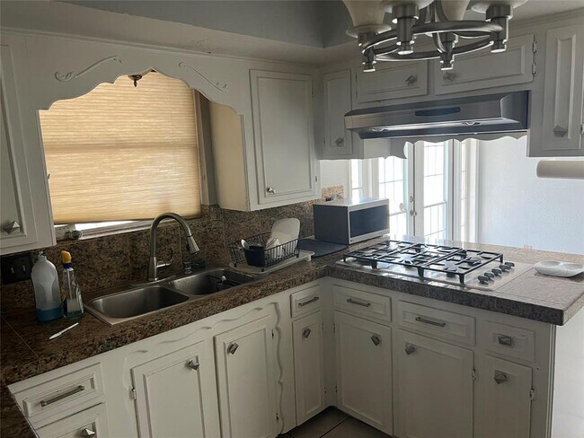 Building Photo - 7250 Shady Arbor Ln