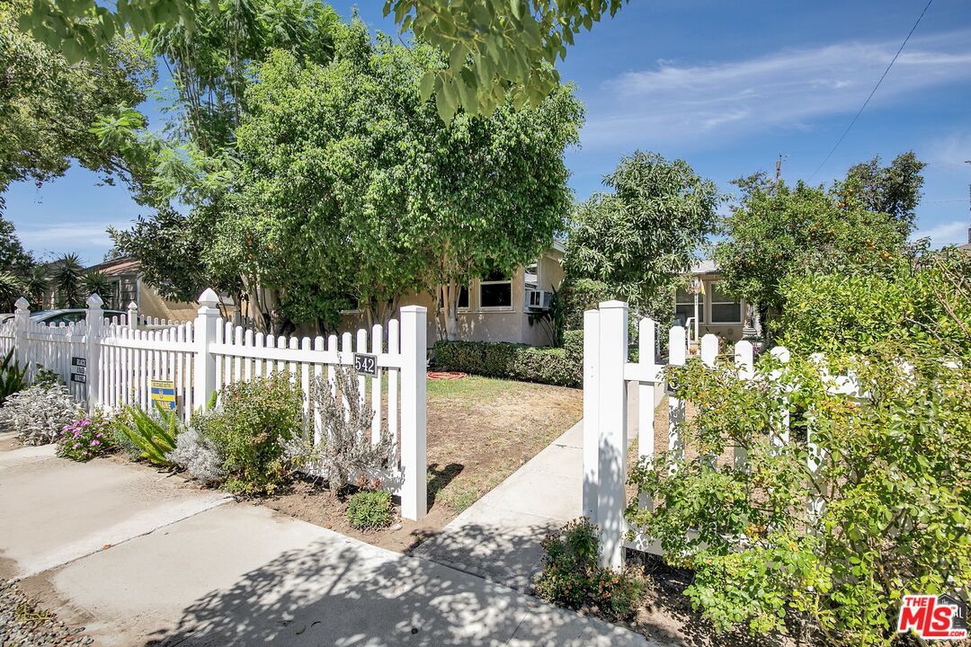 42 2 Bedroom Apartments for Rent in Burbank, CA Westside Rentals