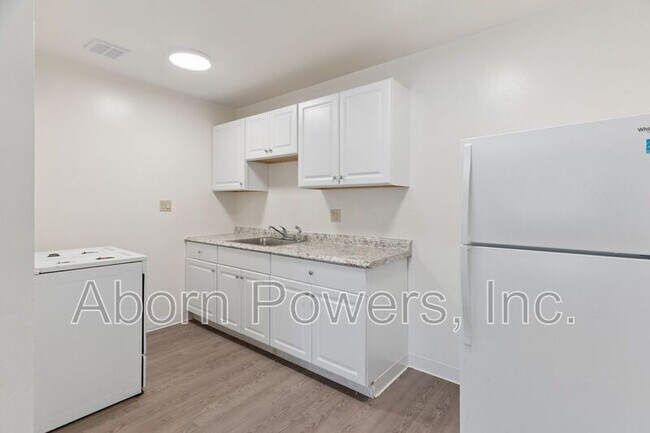 Foto del edificio - 2807-2813 Manor Dr