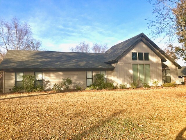 Foto del edificio - 1530 Laurelwood Ln