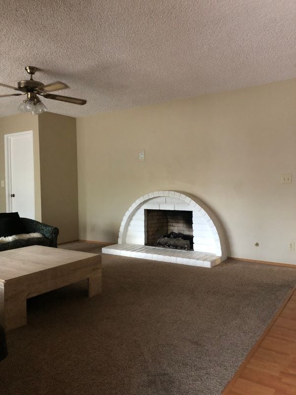 Building Photo - 708 Saturn Way