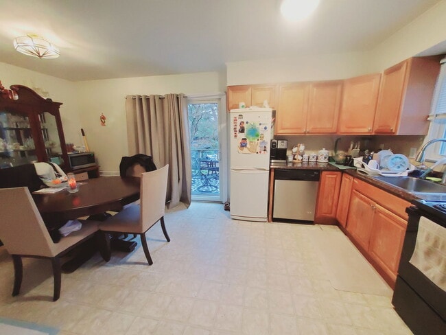 Photo - 313 Flax Hill Rd House