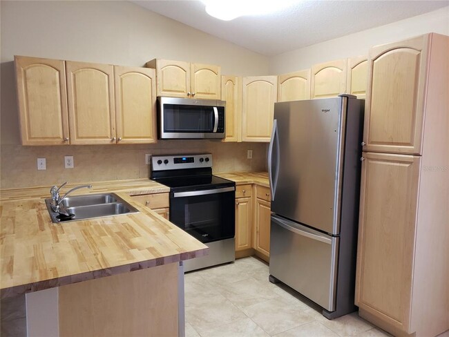 Building Photo - 32 Zoeller Ct