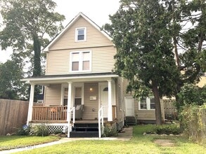 Building Photo - 610 1st Ave