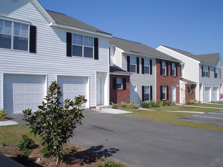 SouthRidge Apartments and Townhomes Rentals Arden, NC