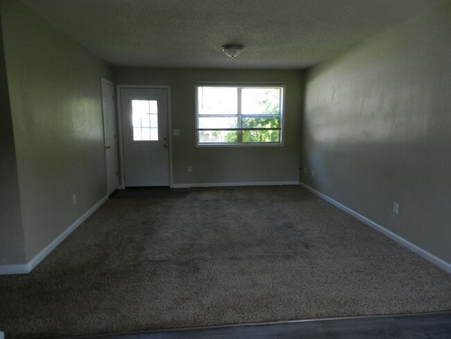 Building Photo - 15304 Temple Ln