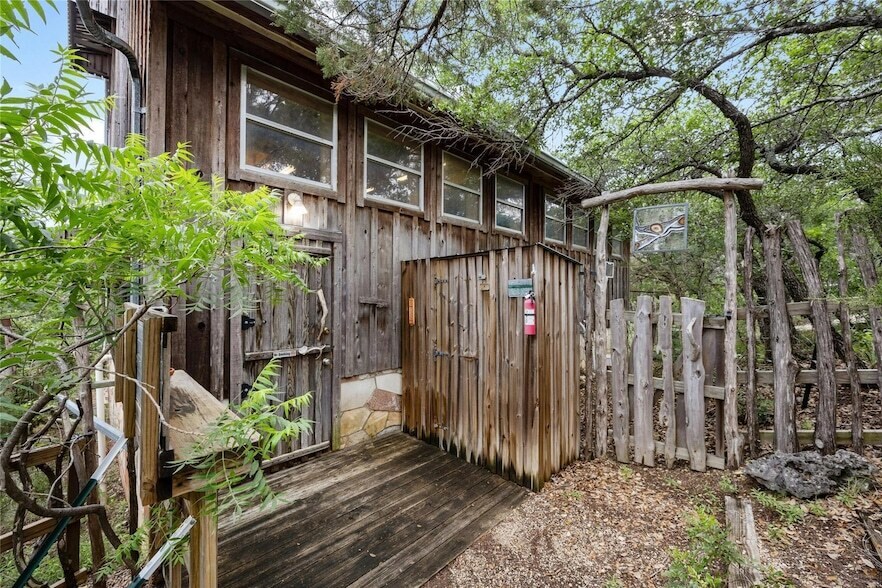 Foto principal - 15207 Farm to Market Rd 2769