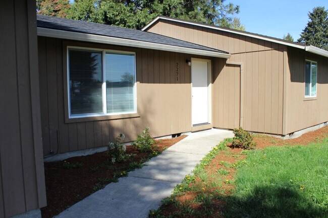 Foto del edificio - 4 bedroom, 2 bath home near Intel in Hillsboro