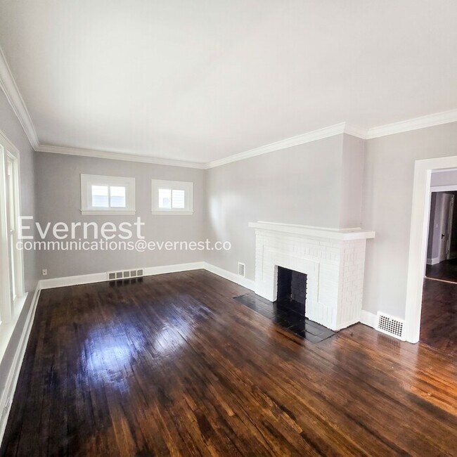 Foto del edificio - 3411 Beechwood Ave