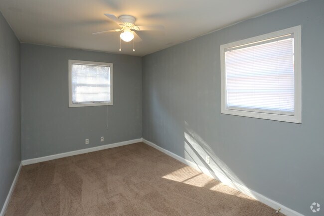 Building Photo - Pine Ridge at Reynolda
