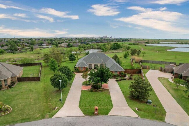 Foto del edificio - Amazing Home in Desirable Location