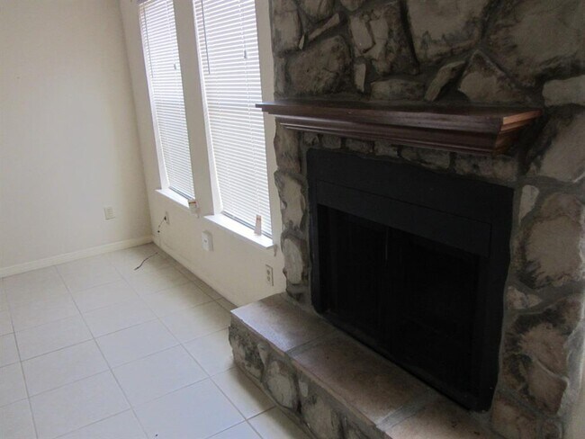 Foto del edificio - 5810 Twisted Pine Ct