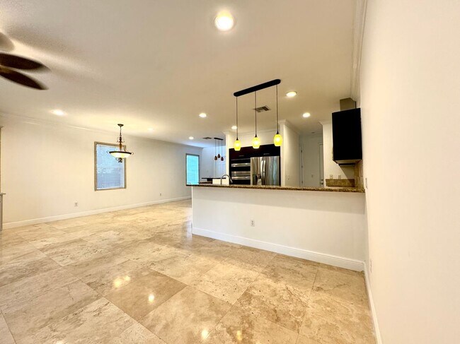 Foto del edificio - 713 SW 8th Ave