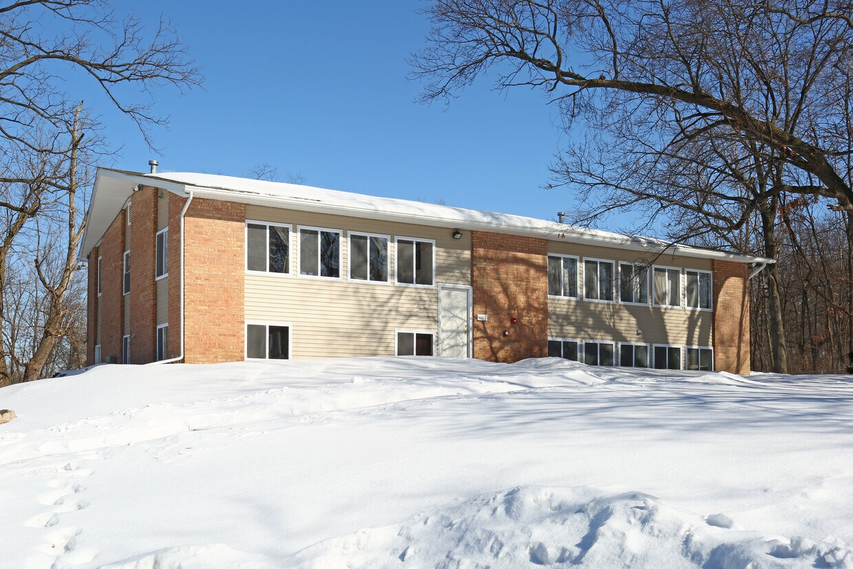 15 E Clark Rd, Ypsilanti, MI 48198 Apartments in Ypsilanti, MI